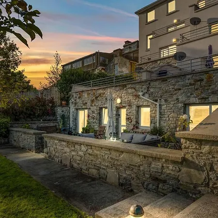 Seaview - Spectacular Apartment, Connemara * 克利夫登